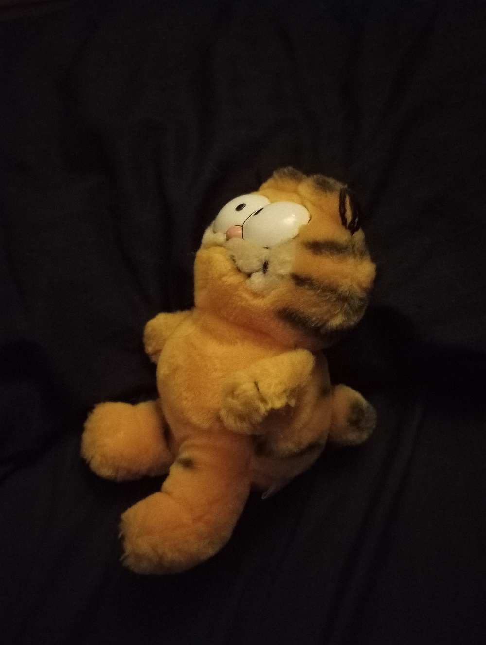 Garfield plush side view